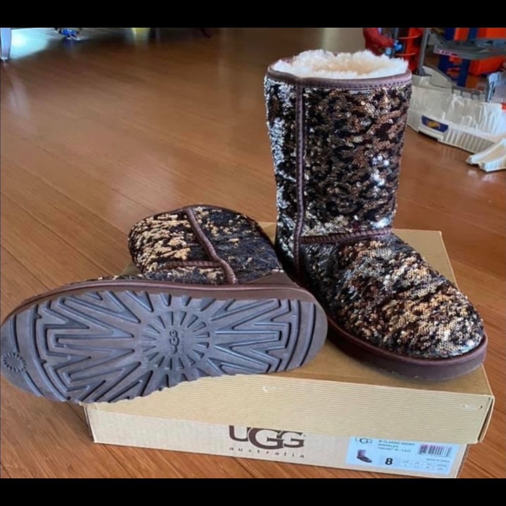 Ugg boots Cheetah/Sequin size 8